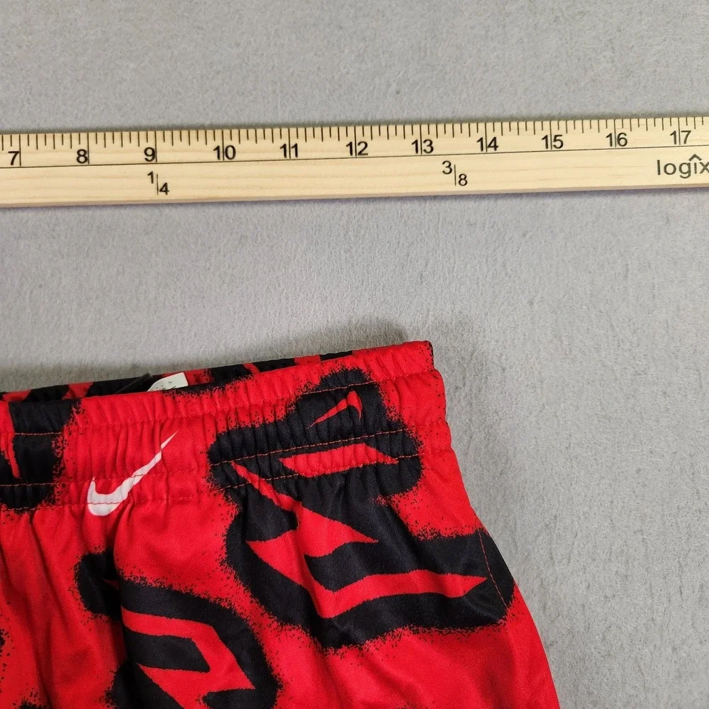 Nike Boys Training Shorts Baggy Pockets Size Youth XL All Over Print NWT